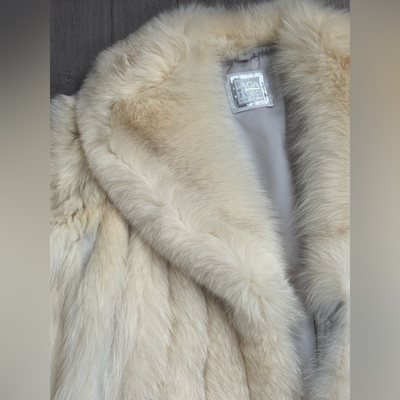 SAGA FOX Elegant White Long Fur Coat - Picture 5 of 12